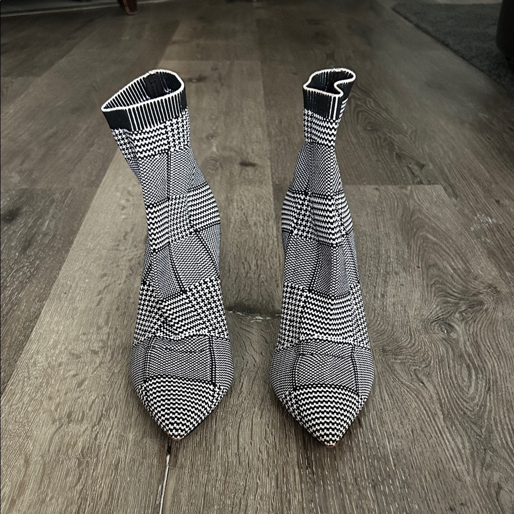 Plaid Women's Ankle Boots - Black and White